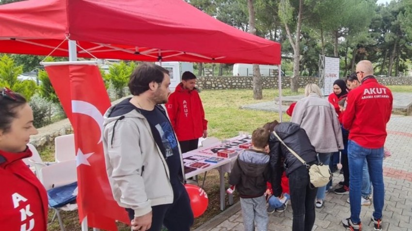 AKUT Stant Açtı Öğrencilere Bilgiler Verildi