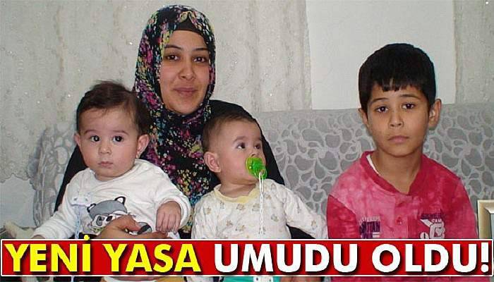 Üç çocuğuyla yeni yasanın çıkmasını bekliyor