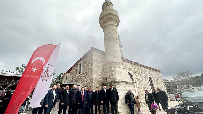 Çınarlı Köyü Tarihi Camii İbadete Açıldı