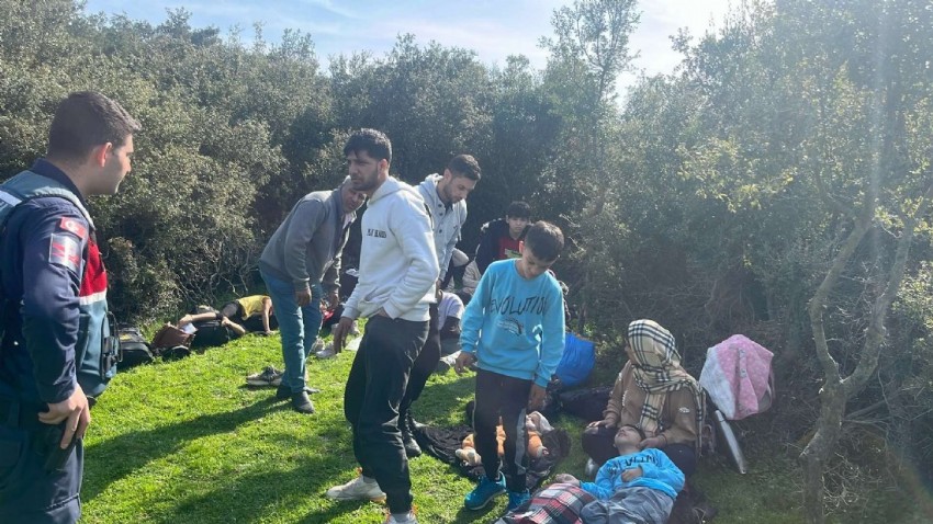  Ayvacık'ta göçmen kaçakçılığı operasyonu: 27 düzensiz göçmen, 4 organizatör yakalandı 