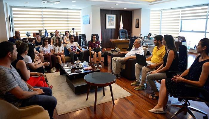 Gençlerden Başkan Gökhan’a Ziyaret