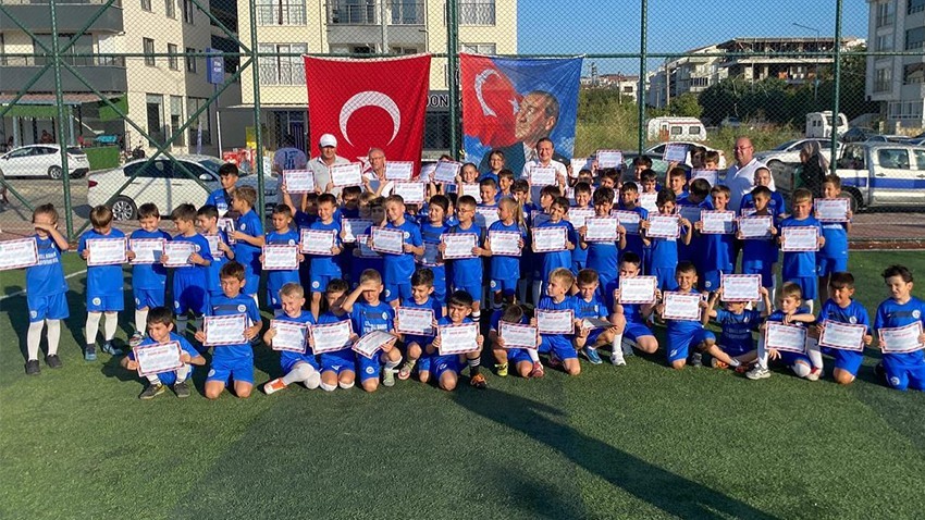 Lapseki Yaz Futbol Okulu Sona Erdi