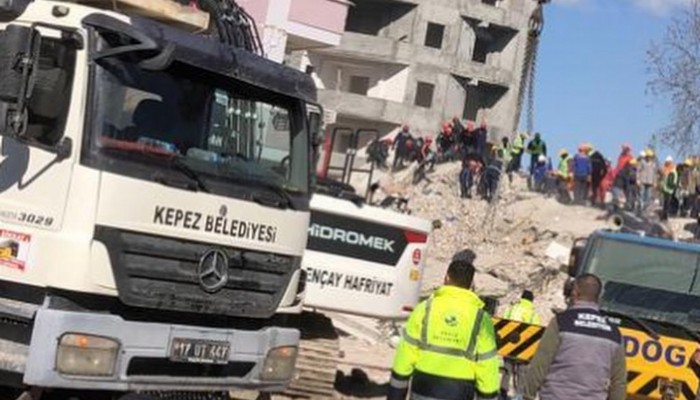 Kepez Belediyesi Yardımları Deprem Bölgesine Ulaştı