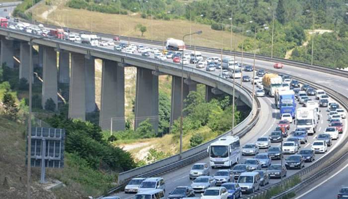 TEM Otoyolu’nda yoğunluk sürüyor