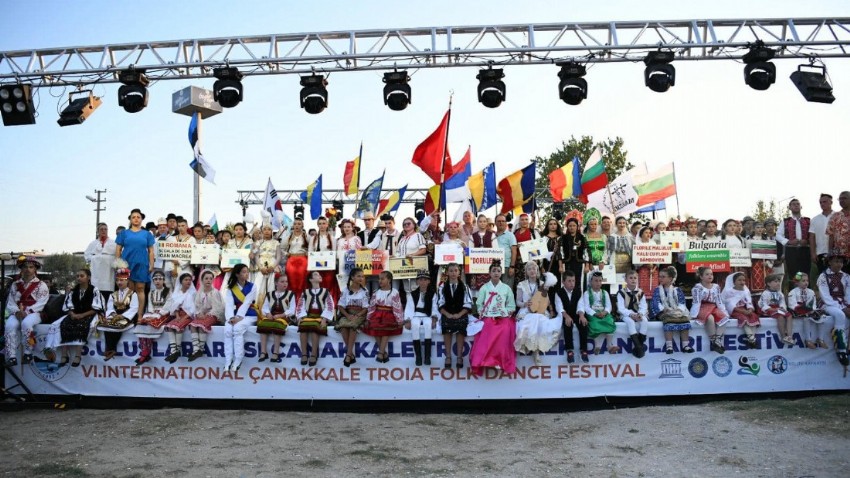 6. Uluslararası Çanakkale Troya Halk Dansları Festivali Kepez’de Coşkuyla Gerçekleşti
