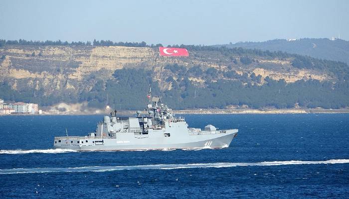 Rus savaş gemileri, Çanakkale Boğazı'ndan geçti