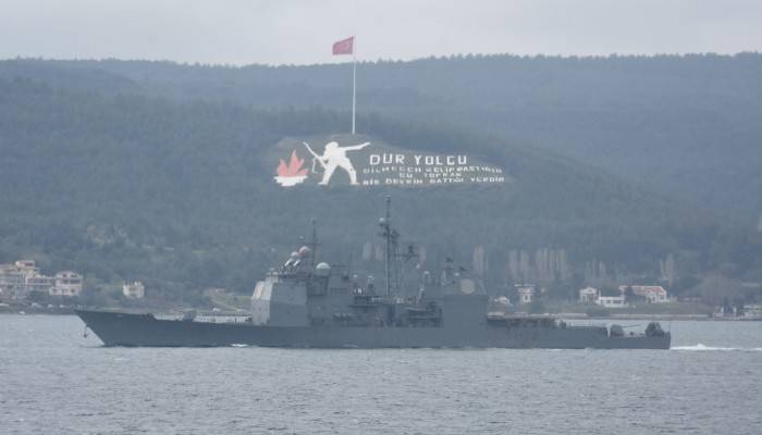 ABD savaş gemisi 'USS Monterey', Çanakkale Boğazı'ndan geçti