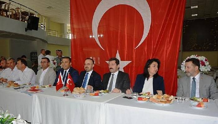 AK Parti'li Turan: Muhtarlar demokraside kılcal damar görevi yapıyor