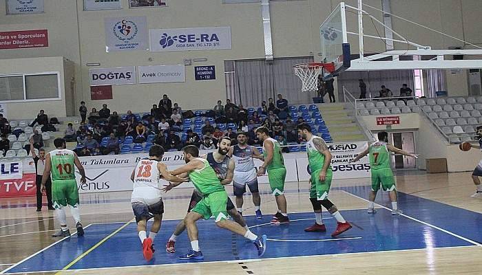 Umurbey'in basketbolda şansı dönmedi