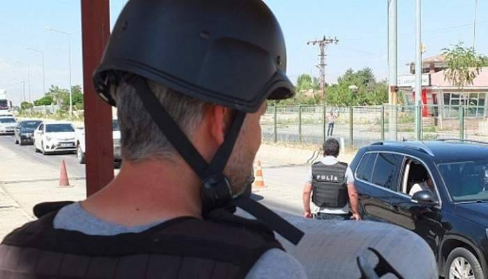 Kadın teröristin boynunda haç şeklinde kolye çıktı