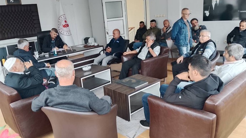 Köyde Tarlalar Kiraya Verildi