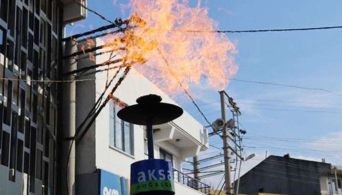 Geyikli'de doğalgaz ateşi yandı