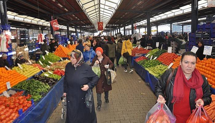 Pazar fiyatları el yakıyor