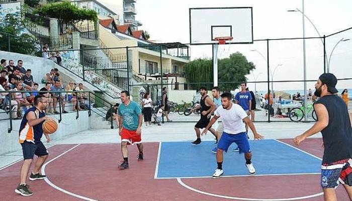 Gelibolu'da sokak basketbolu heyecanı yaşandı