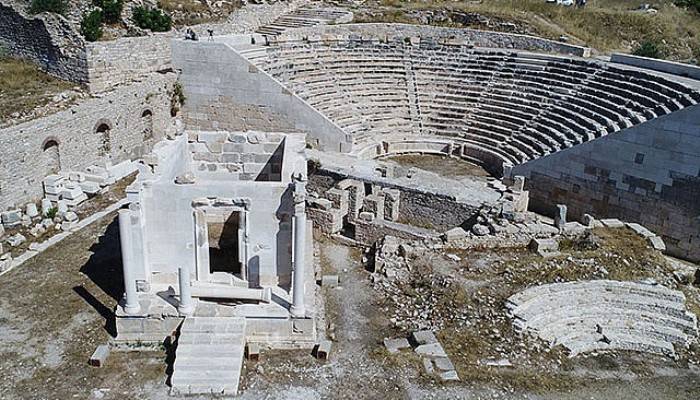 Restorasyondaki hata fırtınayla ortaya çıktı