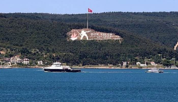 Rus askeri botu, çekilerek Çanakkale Boğazı'ndan geçti (VİDEO)