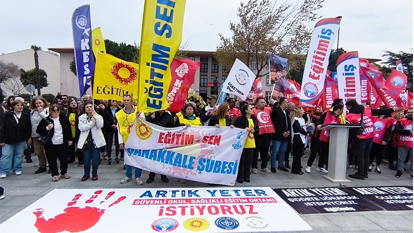 Öğretmenler Sokağa İndi 'Okullar Güvenli Değil'