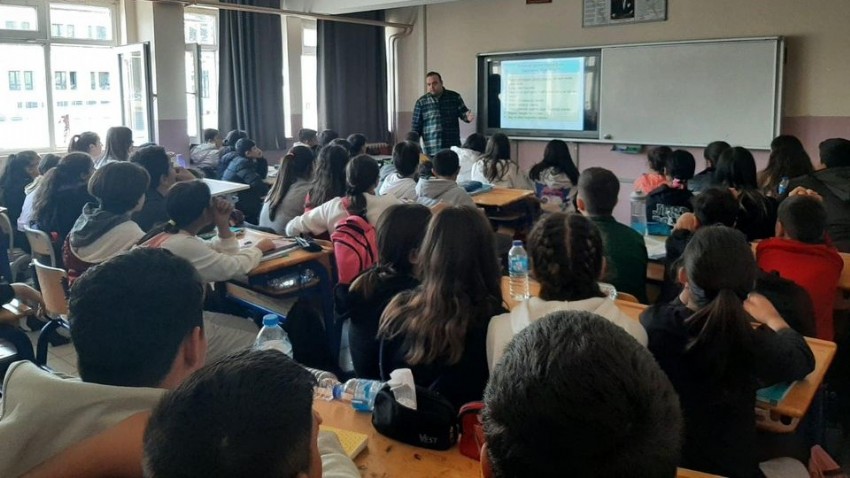 Gazi Ortaokulu Öğrencilerine Tüberküloz Bilinçlendirme Eğitimi