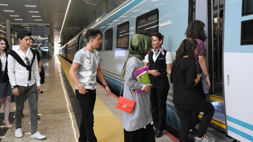 Bakan Uraloğlu, “Bir Ayda Marmaray İle Seyahat Eden Yolcu Sayısı 16 Milyon 863 Bin 448 Oldu”