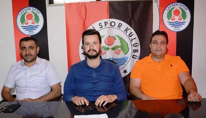  Lapsekispor A takımı antrenörlüğüne Deniz Ünver getirildi