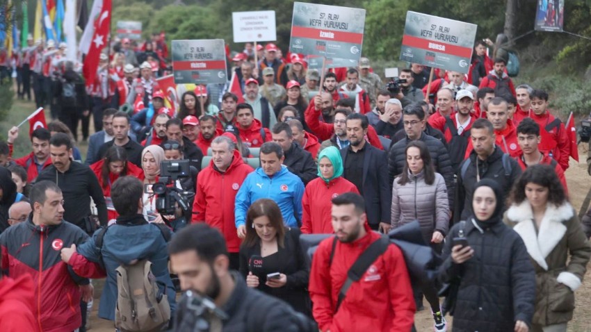 Binlerce İzci, 57. Alay Vefa Yürüyüşüyle Çanakkale'nin Kahramanlarını Andı