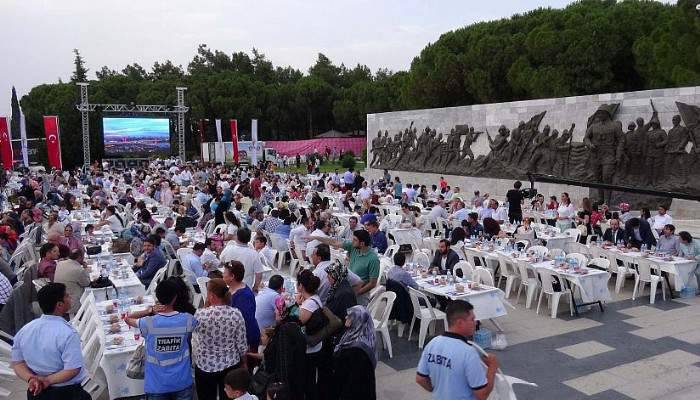 ŞEHİTLER HUZURUNDA İFTAR