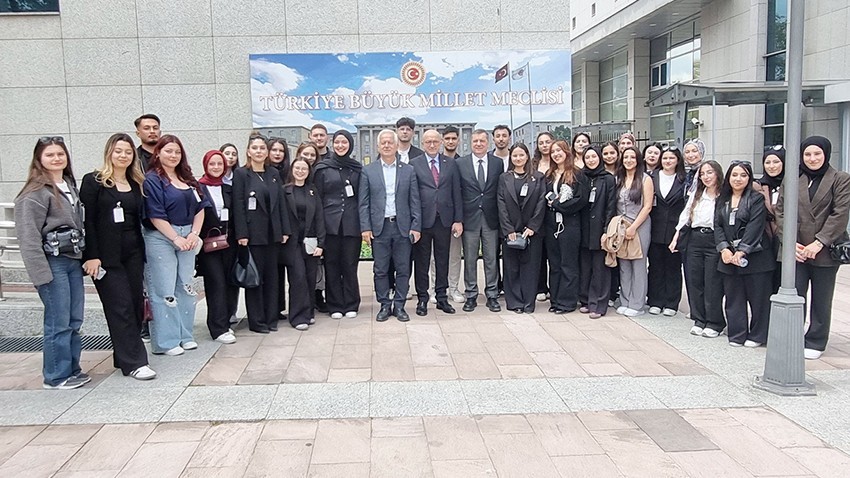 Çanakkale Milletvekilleri ÇOMÜ’lü Öğrencileri Mecliste Ağırladı