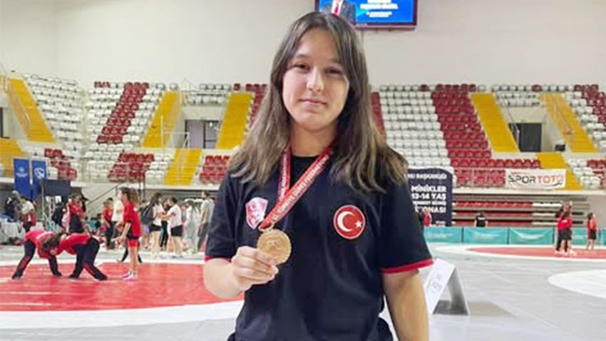 Ecem Özden’den Türkiye Şampiyonluğu