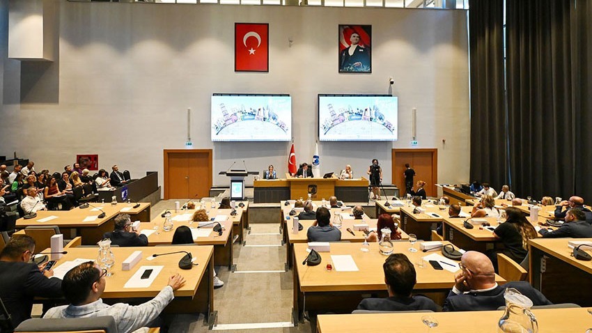 Ulaşım zammı ertelendi