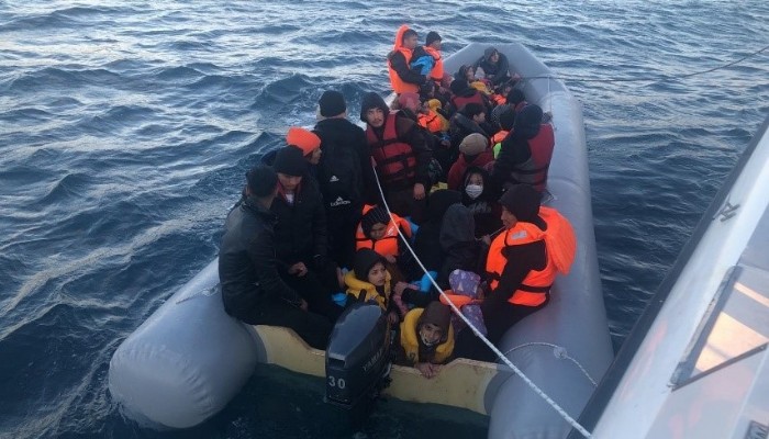 Yunanistan'ın ölüme terk ettiği göçmenler kurtarıldı