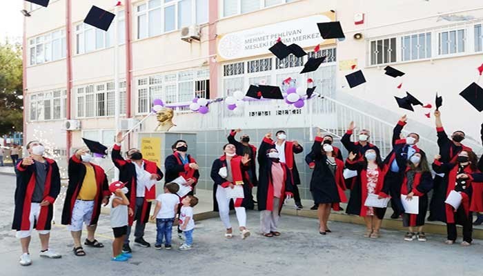 Mesleki Eğitim Merkezi ilk defa lise diploması verdi