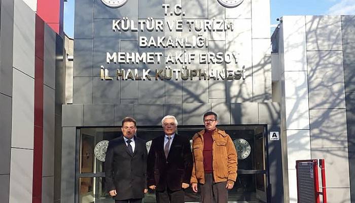 AK Parti Merkez İlçe Başkanı Ölçek Kütüphaneyi Ziyaret Etti