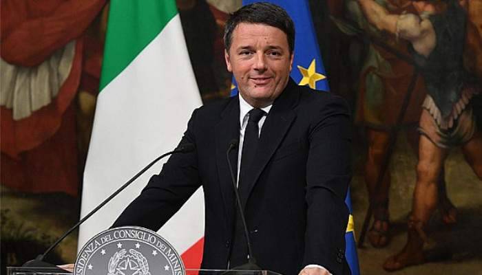  İtalya Başbakanı Renzi istifasını ertelediİ