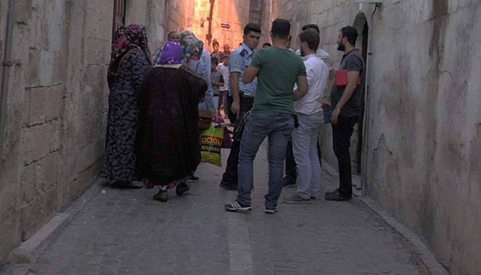 Kadın cinayetine giden polisler iki kişinin hayatını kurtardı