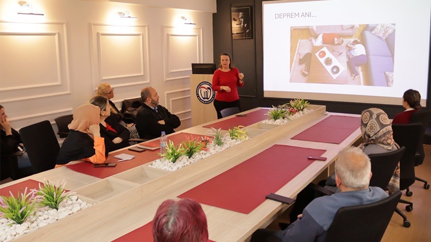 Deprem Haftası Kapsamında “Deprem ve Sağlık” Söyleşisi Gerçekleştirildi