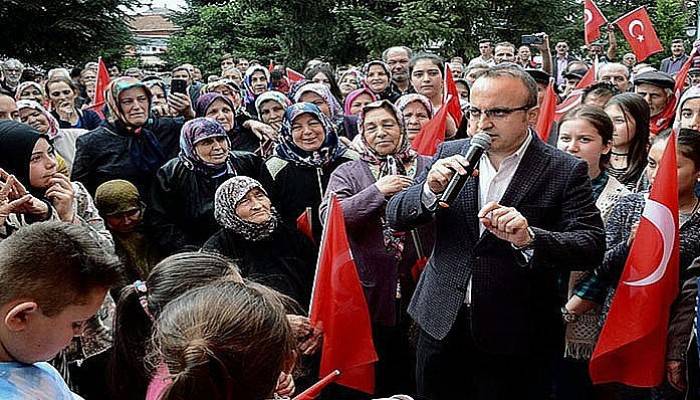 Turan, Yenice ilçesi Kalkım Beldesinde de vatandaşlarla bir araya geldi