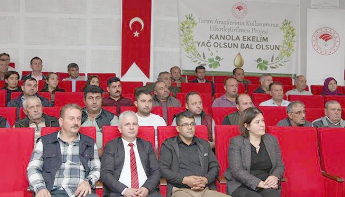 Kanola Yetiştiriciliği Konulu Eğitim Toplantıları Düzenlendi