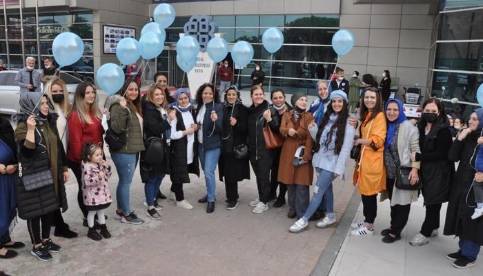 AHMET ALP BEBEK UMUDA UÇUYOR