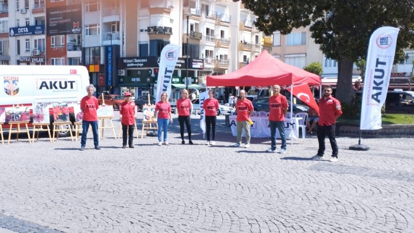 Çanakkale AKUT’tan 17 Ağustos Marmara Depremi Anma Etkinliği: Deprem Gerçeği Bir Kez Daha Hatırlatıldı