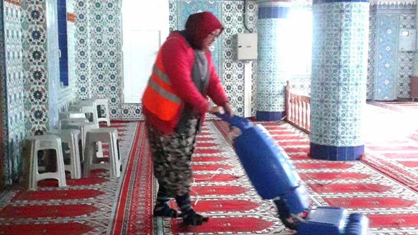 Ayvacık Belediyesi Ekipleri Cami Temizliklerine Devam Ediyor