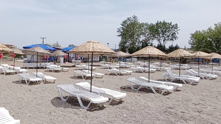 Dalyan Halk Plajı vatandaşlara deniz keyfi sunuyor