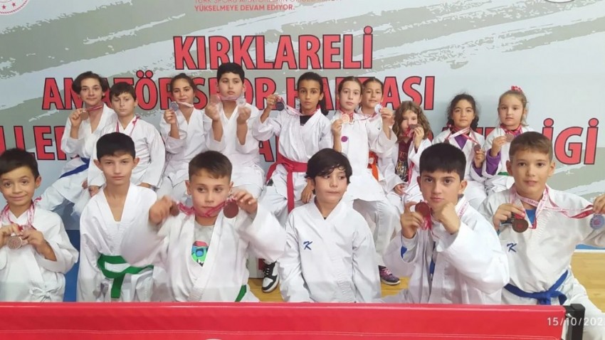 Karate Liginde 28 Madalya