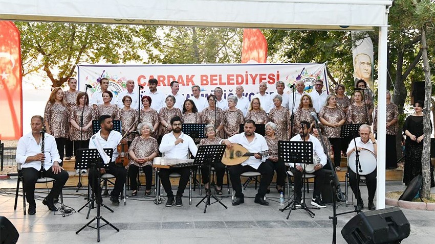 Kepez’de Türk Sanat Müziği Rüzgarı Esti