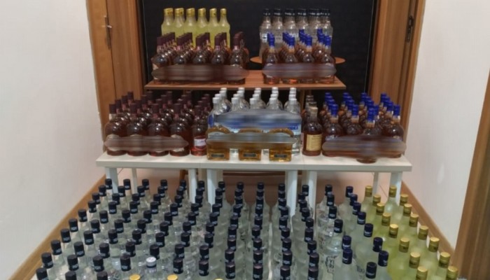 Çanakkale'de 306 şişe kaçak içki ele geçirildi