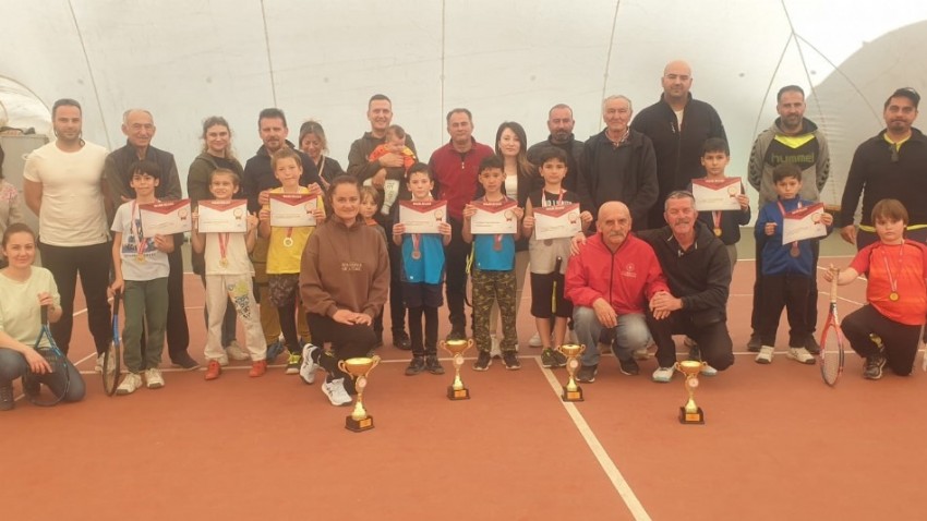 Tenis’te Şampiyon Çanakkale Özel İlkokulu Oldu