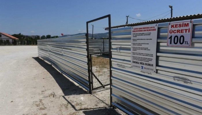 Kurban satışı ve kesimi için hazırlıkları yapıldı