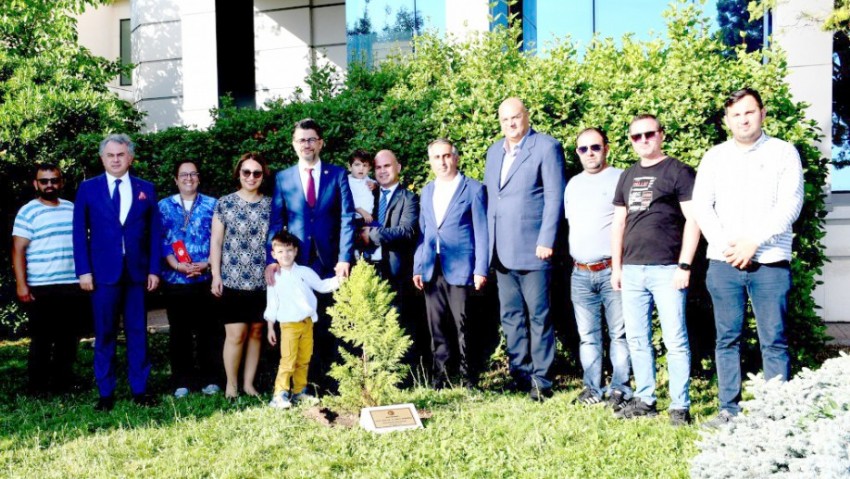 ÇOMÜ’nün Yeni Rektörü İlk İş Olarak Fidan Dikti