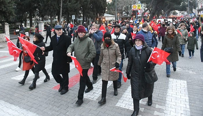 Çanakkale halkı Fener Alayı’nda buluştu