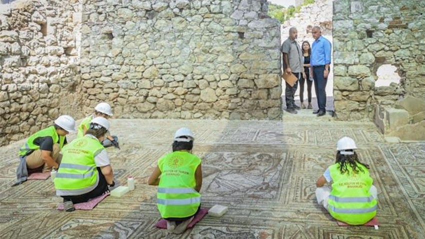 Olimpos yeniden doğuyor tarihi kent gün yüzüne çıkıyor