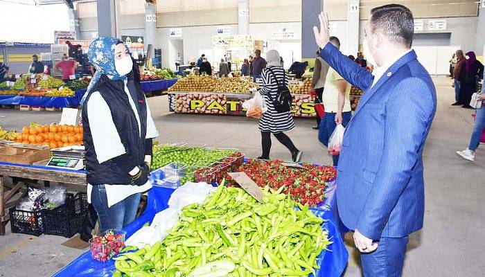 BAŞKAN ERDOĞAN, PAZARCI ESNAFINI ZİYARET ETTİ